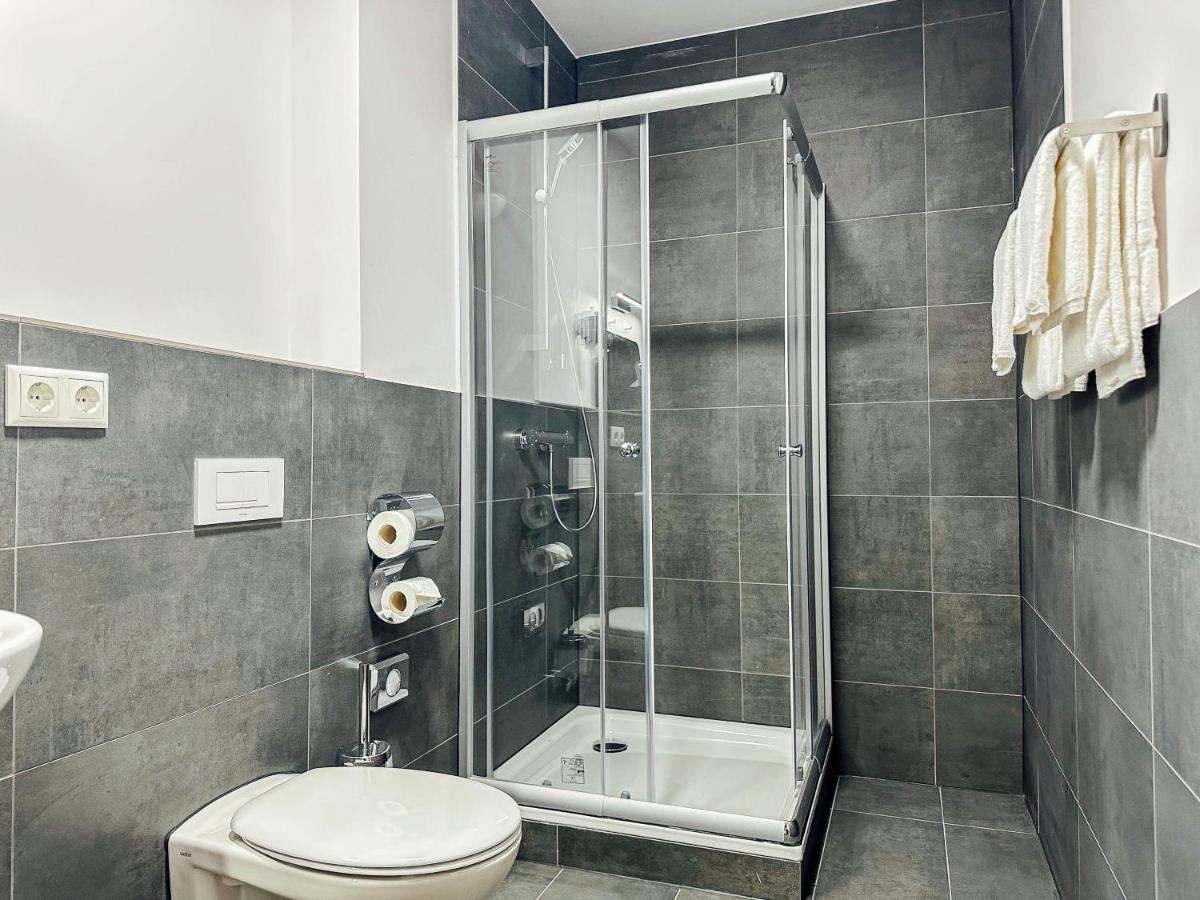 Hotel Im Hegen Oststeinbek ภายนอก รูปภาพ