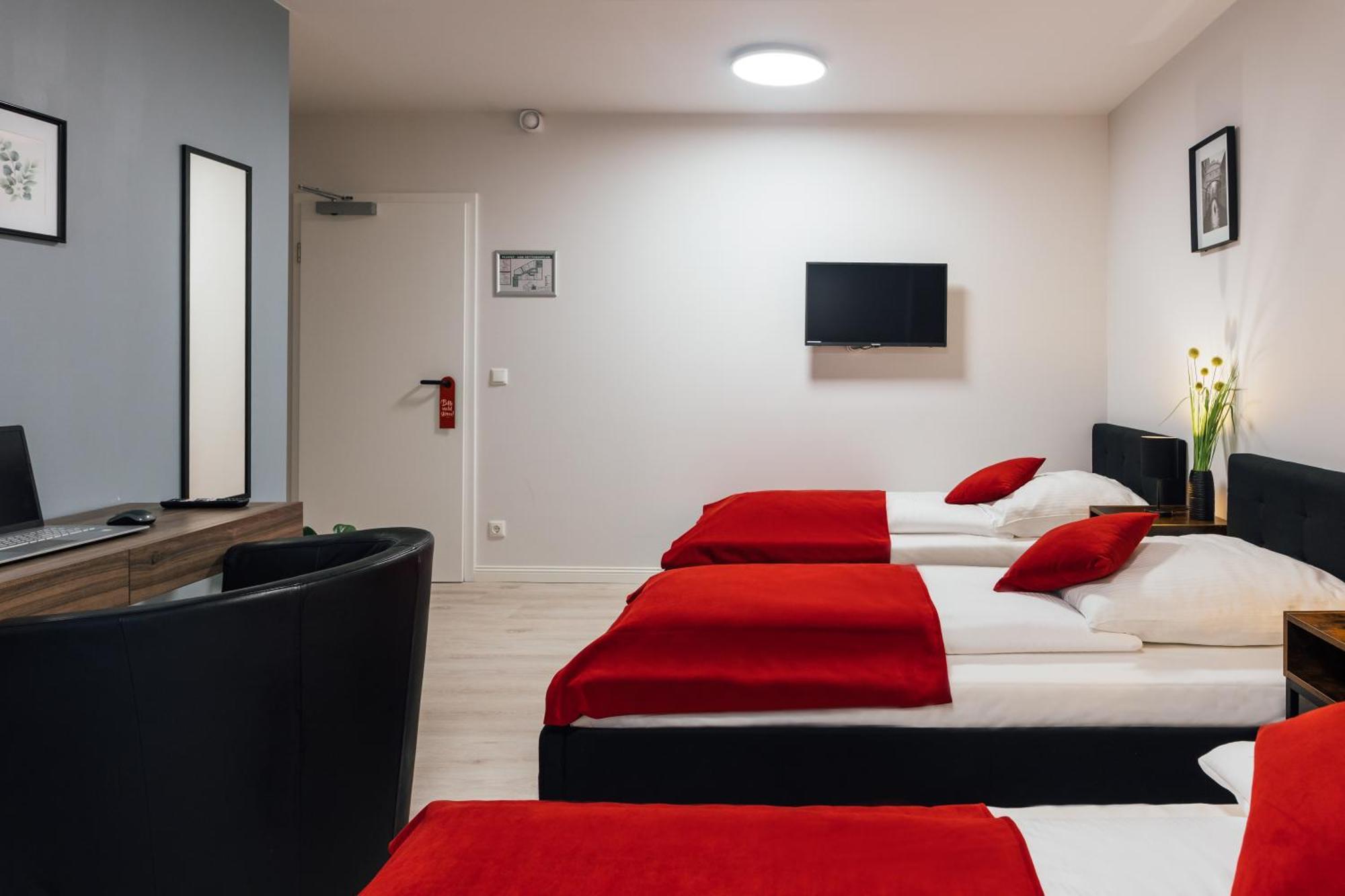Hotel Im Hegen Oststeinbek ภายนอก รูปภาพ